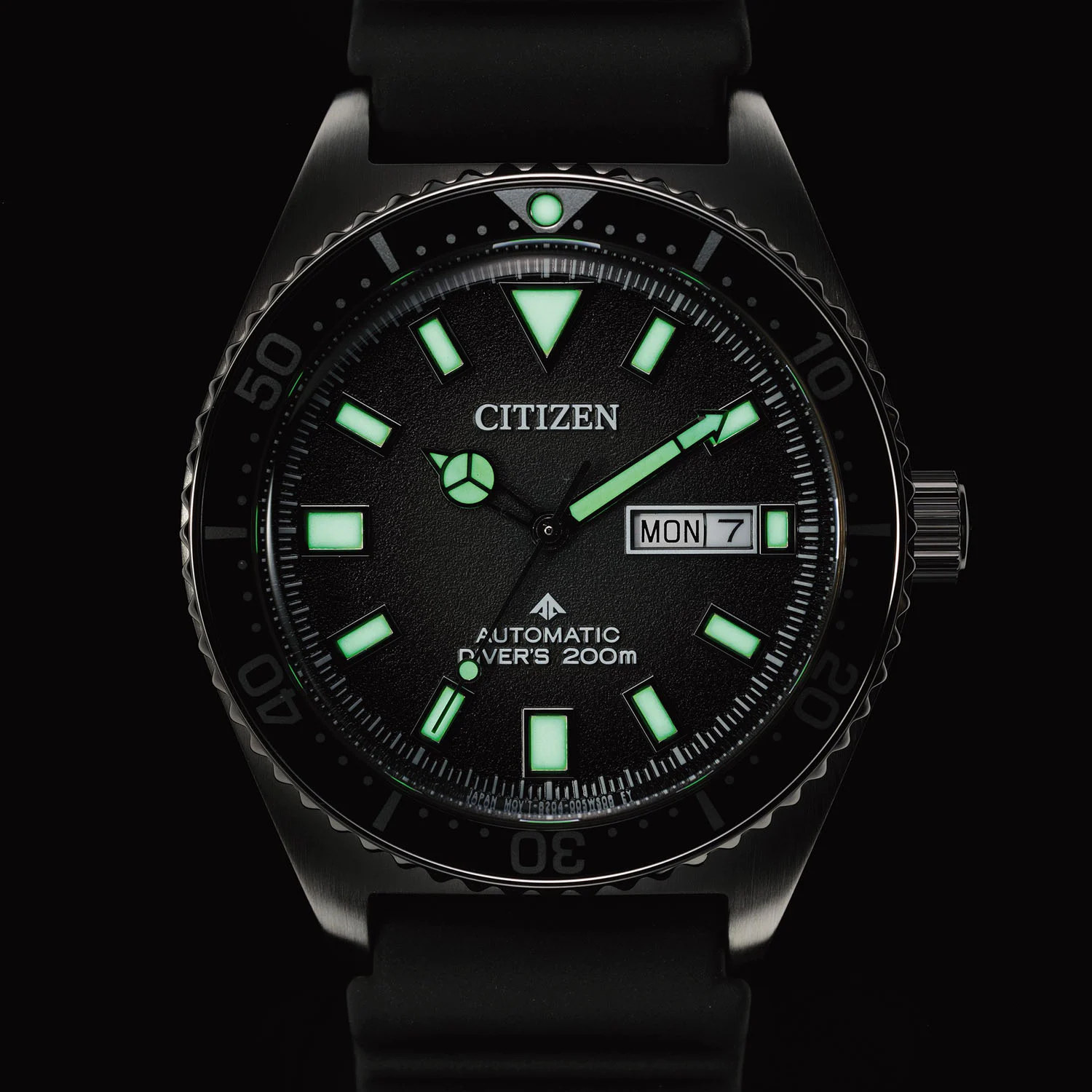 Citizen-Challenge-Diver-Automatic-2023-NY0120-01EE-1.webp