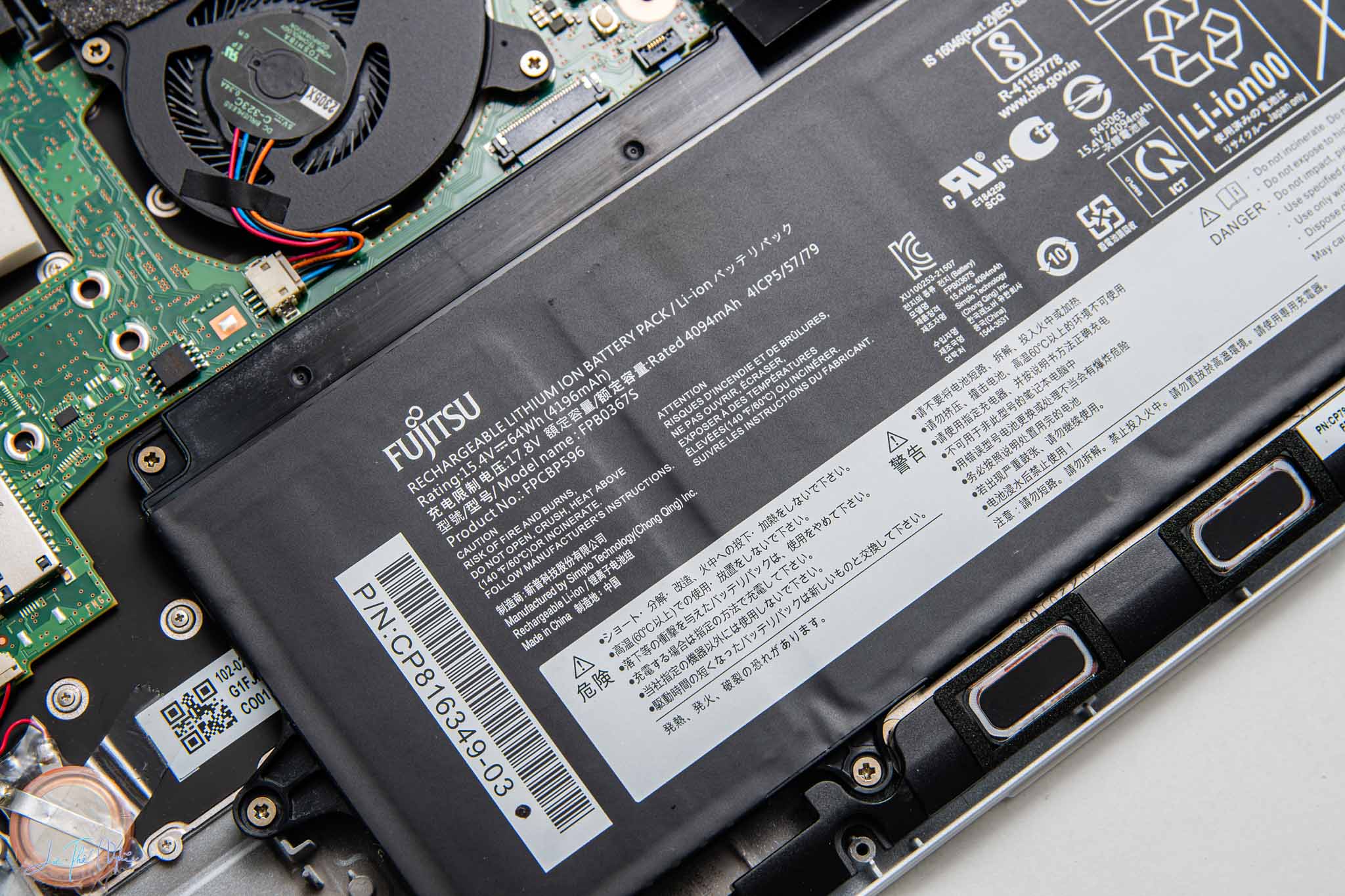 Fujitsu UH-X siêu nhẹ do Nguyễn Kim phân phối 8195567_so-sanh-fujitsu-uh-x-2022-2023-tinhte-39