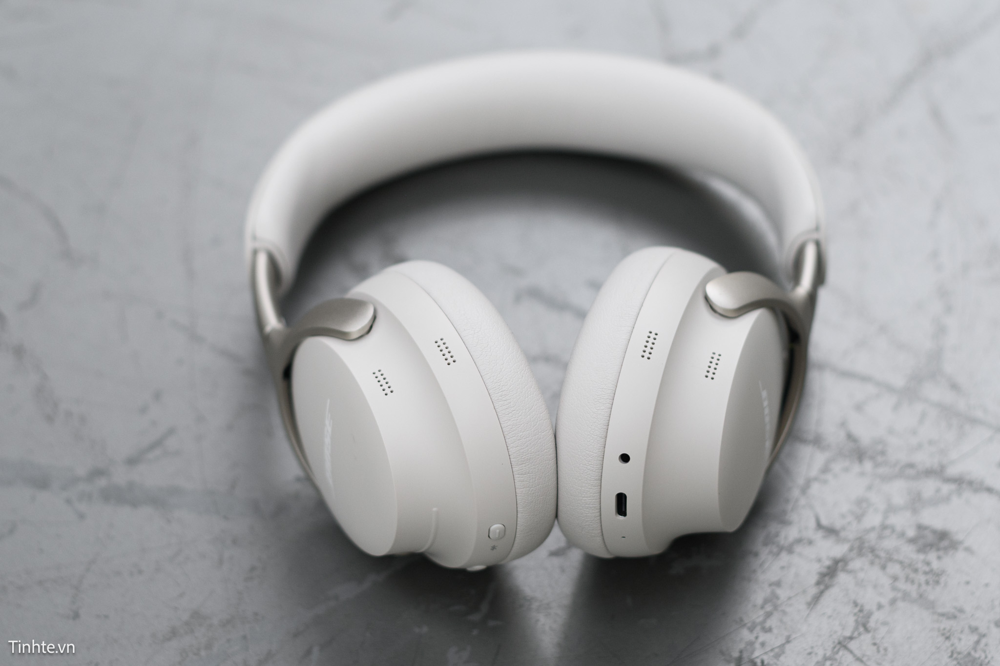 tinhte-bose-quiet-comfort-ultra-headphones-tai-nghe-chong-on11.jpg