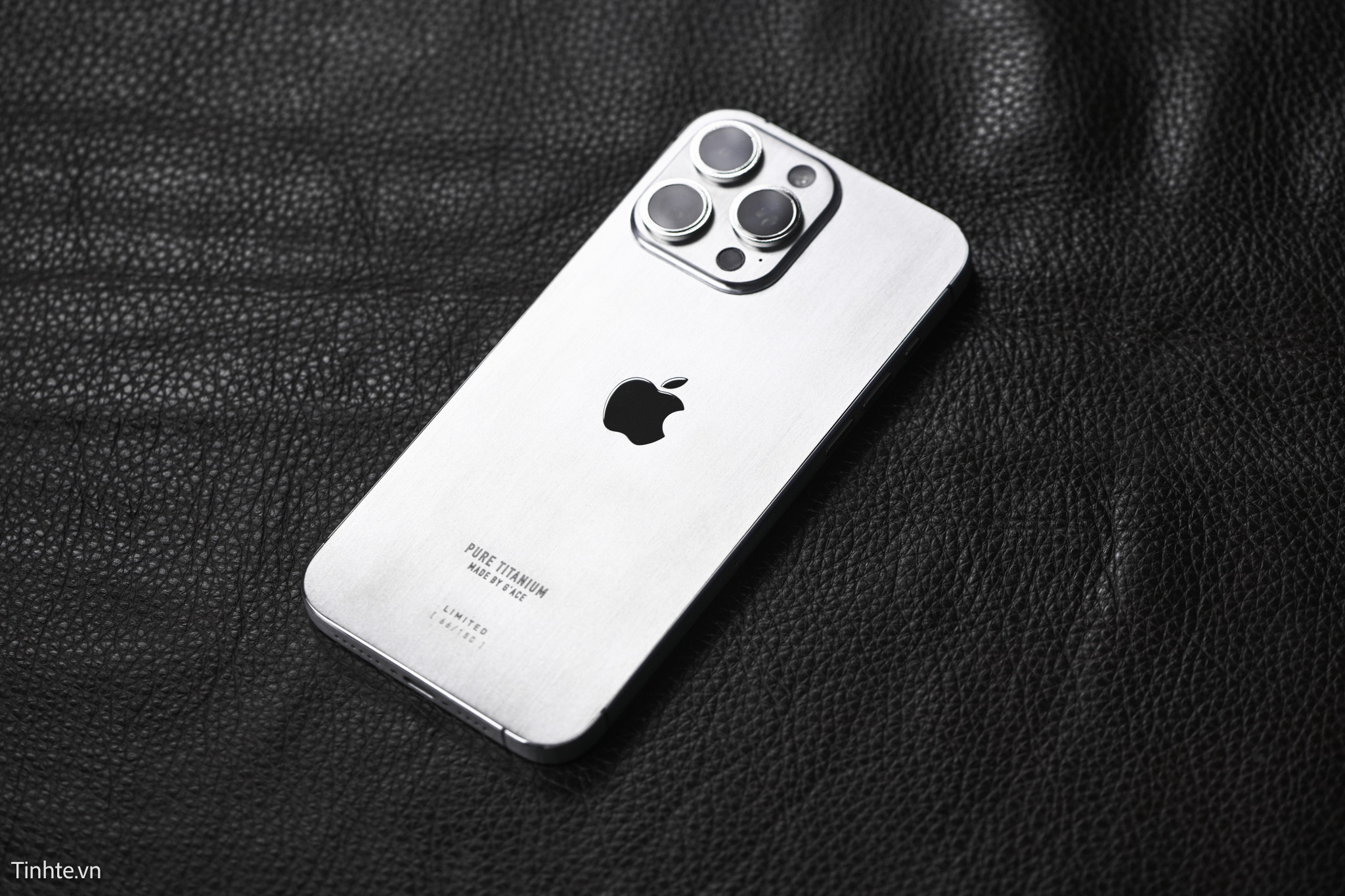 trentay-iPhone-15-Pro-Max-G'Ace-tinhte3.jpg