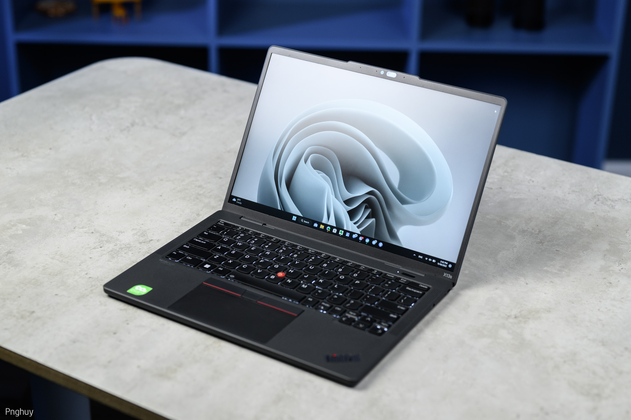 3.ThinkPad-x13s.jpg