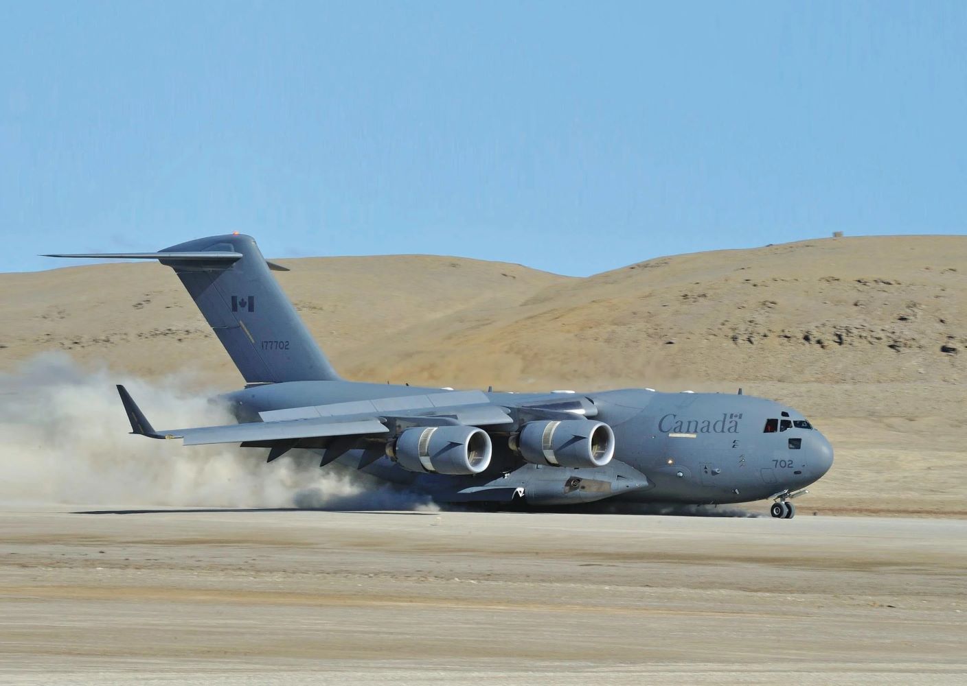 Giới thiệu C-17 Globemaster III Người khổng lồ linh hoạt trên bầu trời