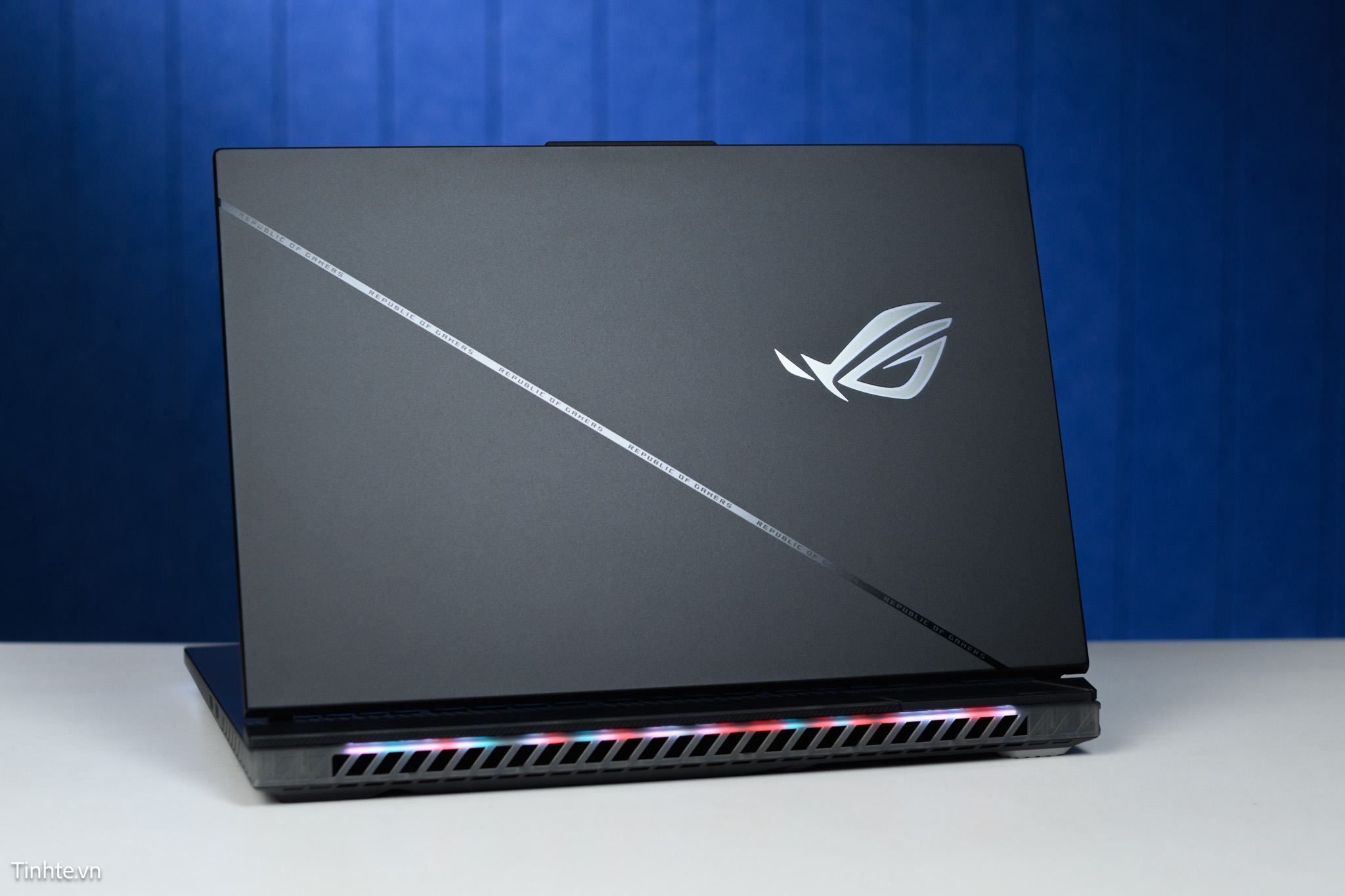 ROG Strix SCAR 18 (2024)