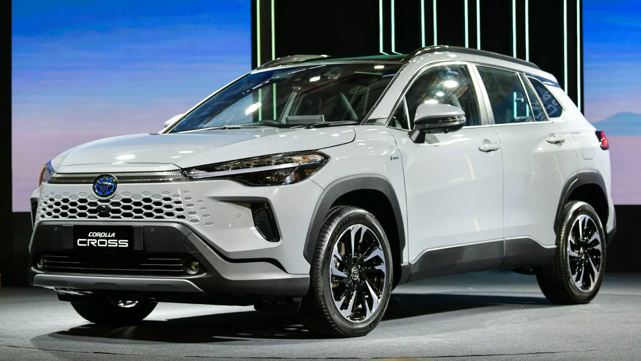 Toyota Corolla Cross Facelift 2024 ra mắt ở Thái Lan lưới tản nhiệt