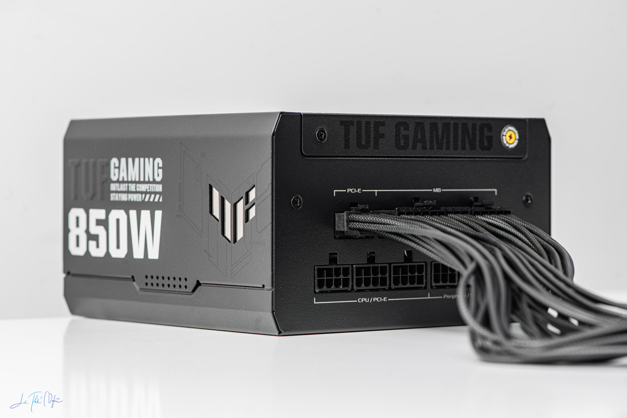 Trên tay ASUS TUF Gaming 850W Gold - Bộ nguồn ATX 3.0 chất lượng, cáp modular đẹp