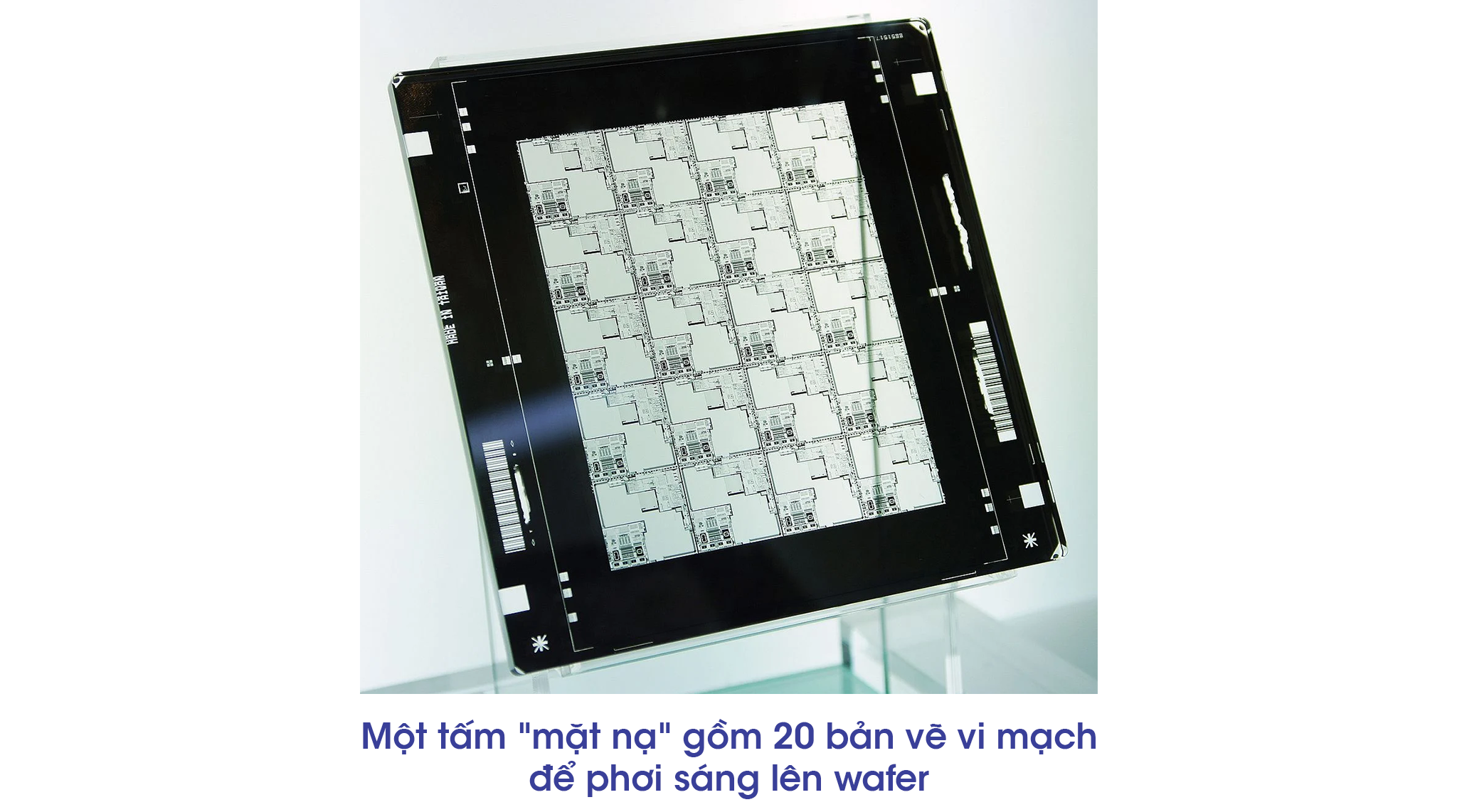 8259418-semiconductor-photomask.png