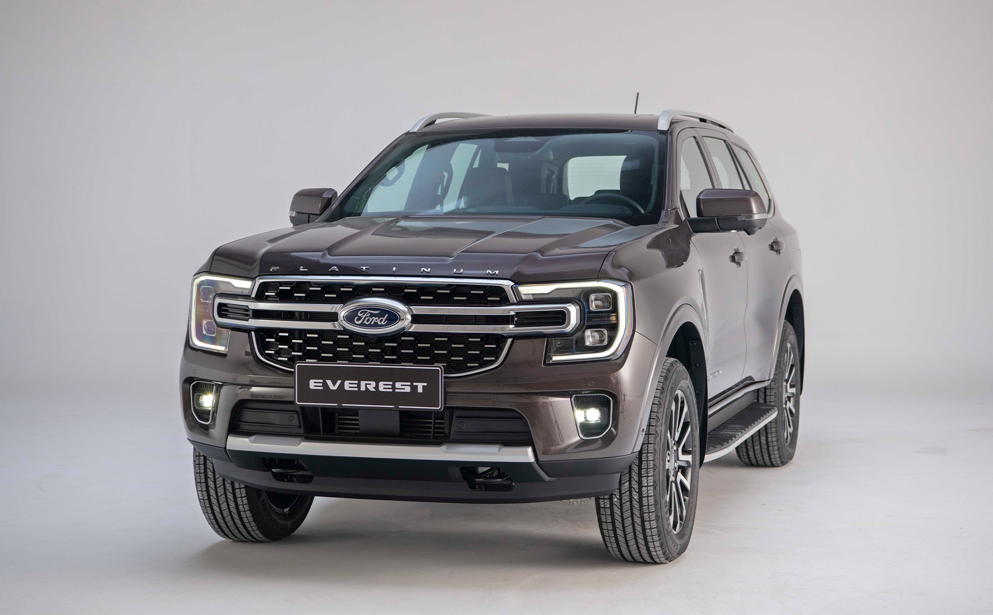 Ford Everest Platinum 2024 ra mắt thị trường Việt Nam, chưa có giá bán