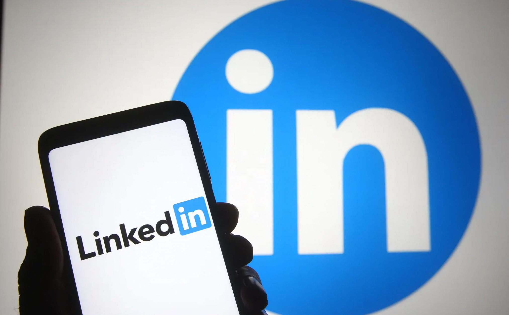LinkedIn đang thử nghiệm tính năng mới cho phép người dùng đăng tải video ngắn tương tự như TikTok