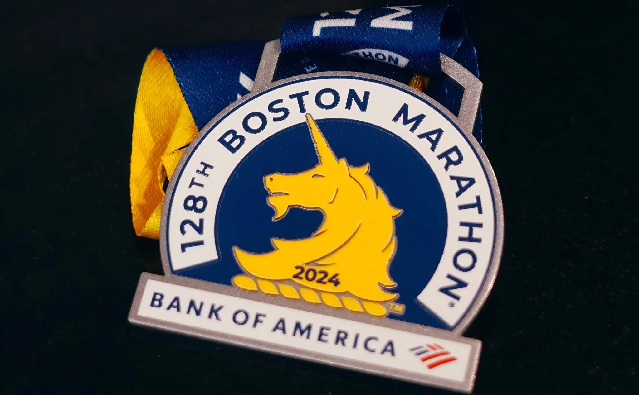 Giải marathon lâu đời nhất thế giới bị than phiền vì huy chương