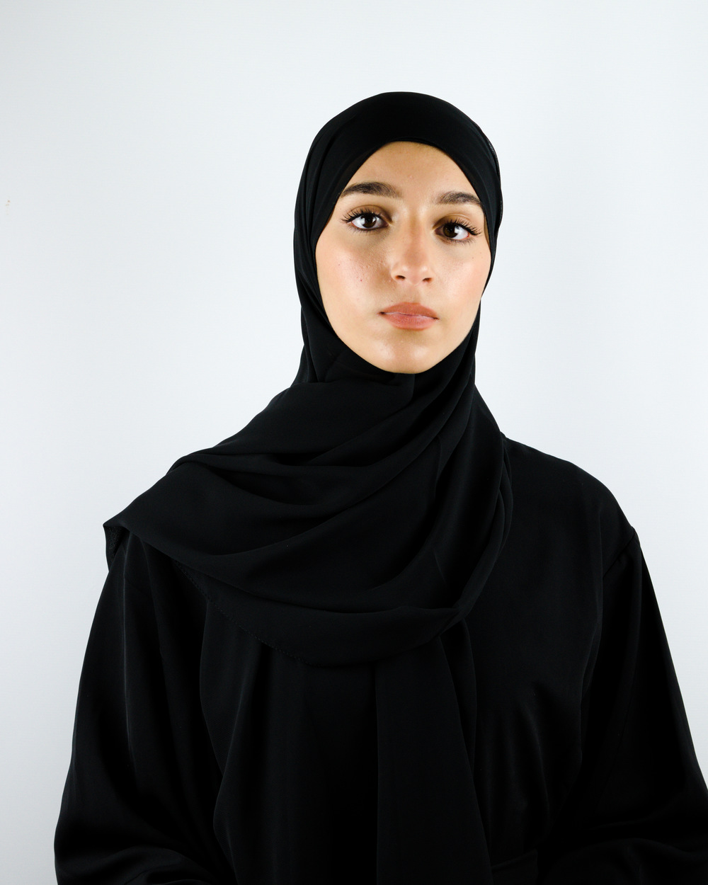 tinhte-Black-Chiffon-Hijab-2-1.jpg
