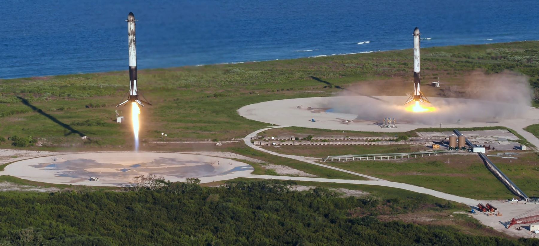 hai-ten-lua-day-falcon-heavy-b1052-va-b1053-ha-canh-thang-4-2019.jpg