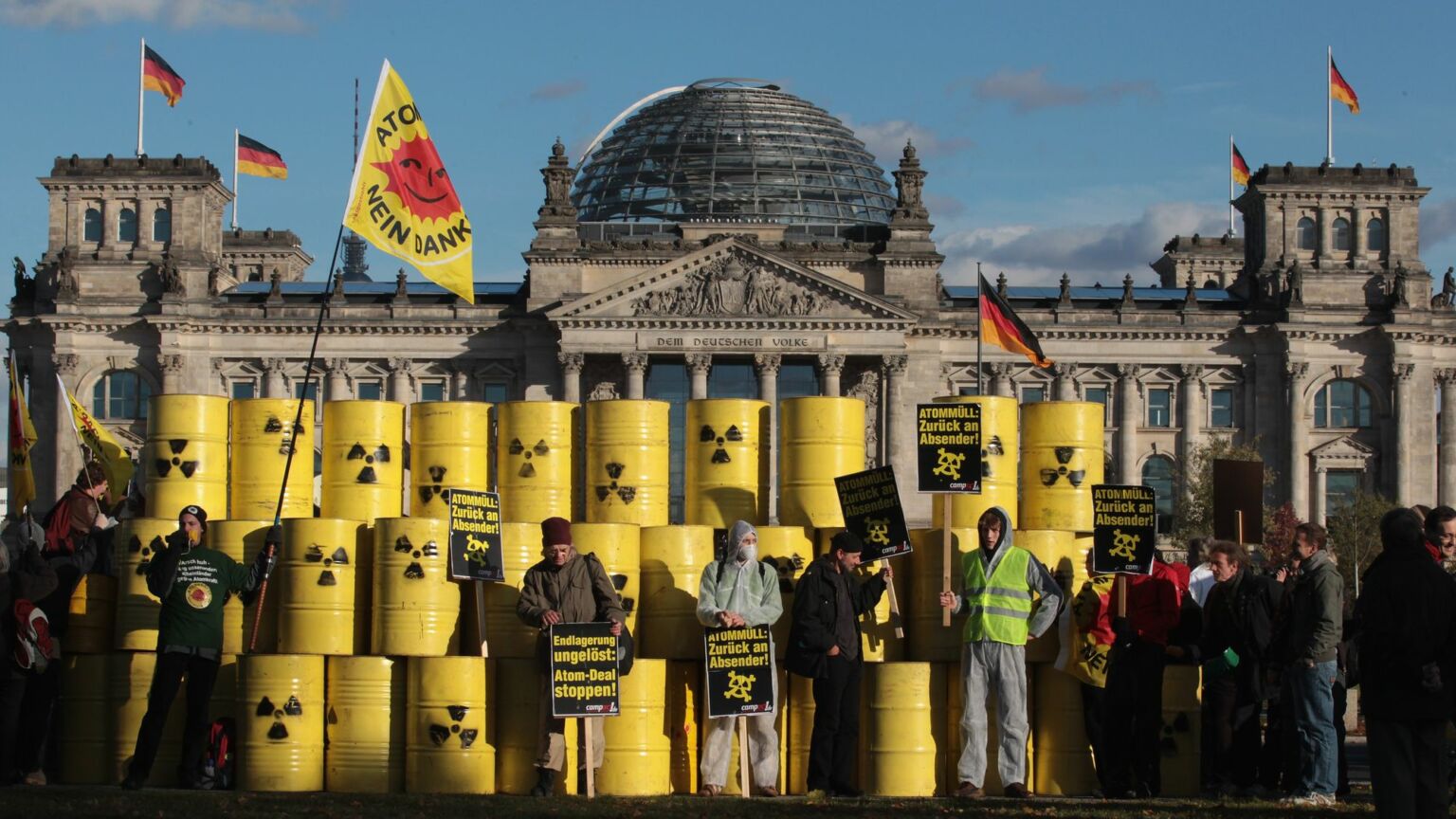 Germany-Nuclear-protest-barrels-1536x864.jpg