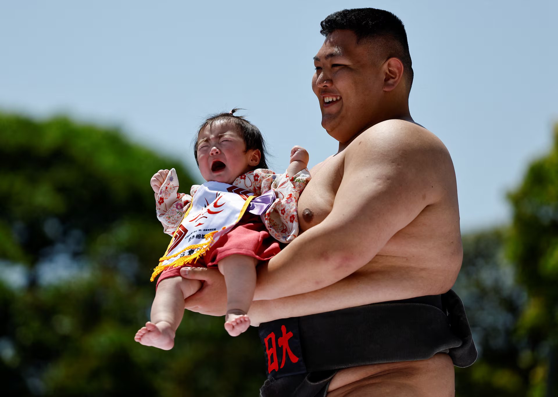 Hình ảnh: Lễ hội 100 em bé "Sumo khóc nhè" ở Nhật Bản