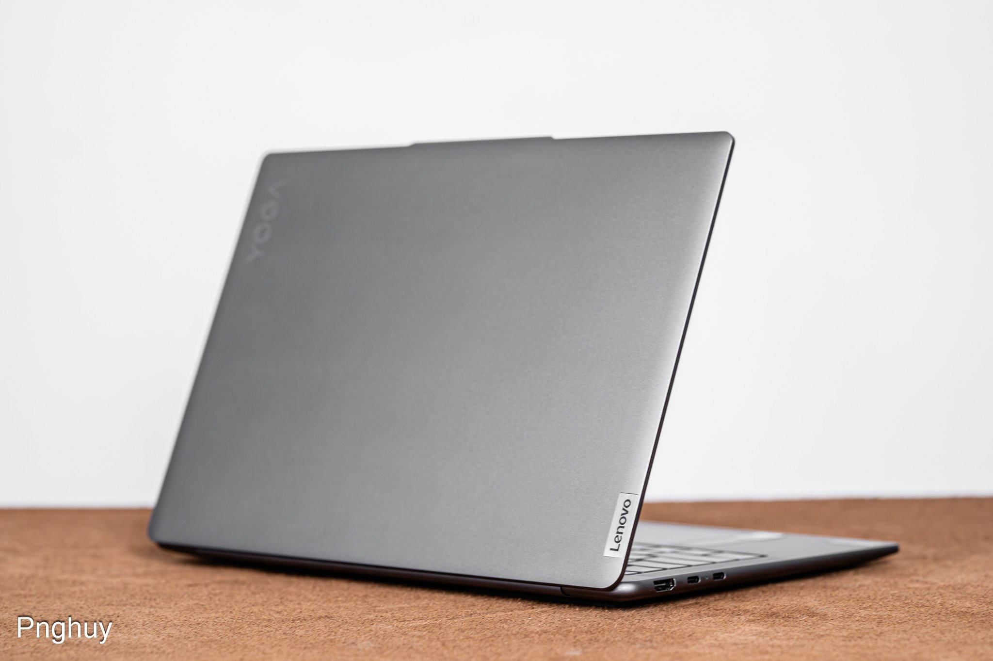 lenovo-yoga-slim-7i-pnghuy-2.jpg