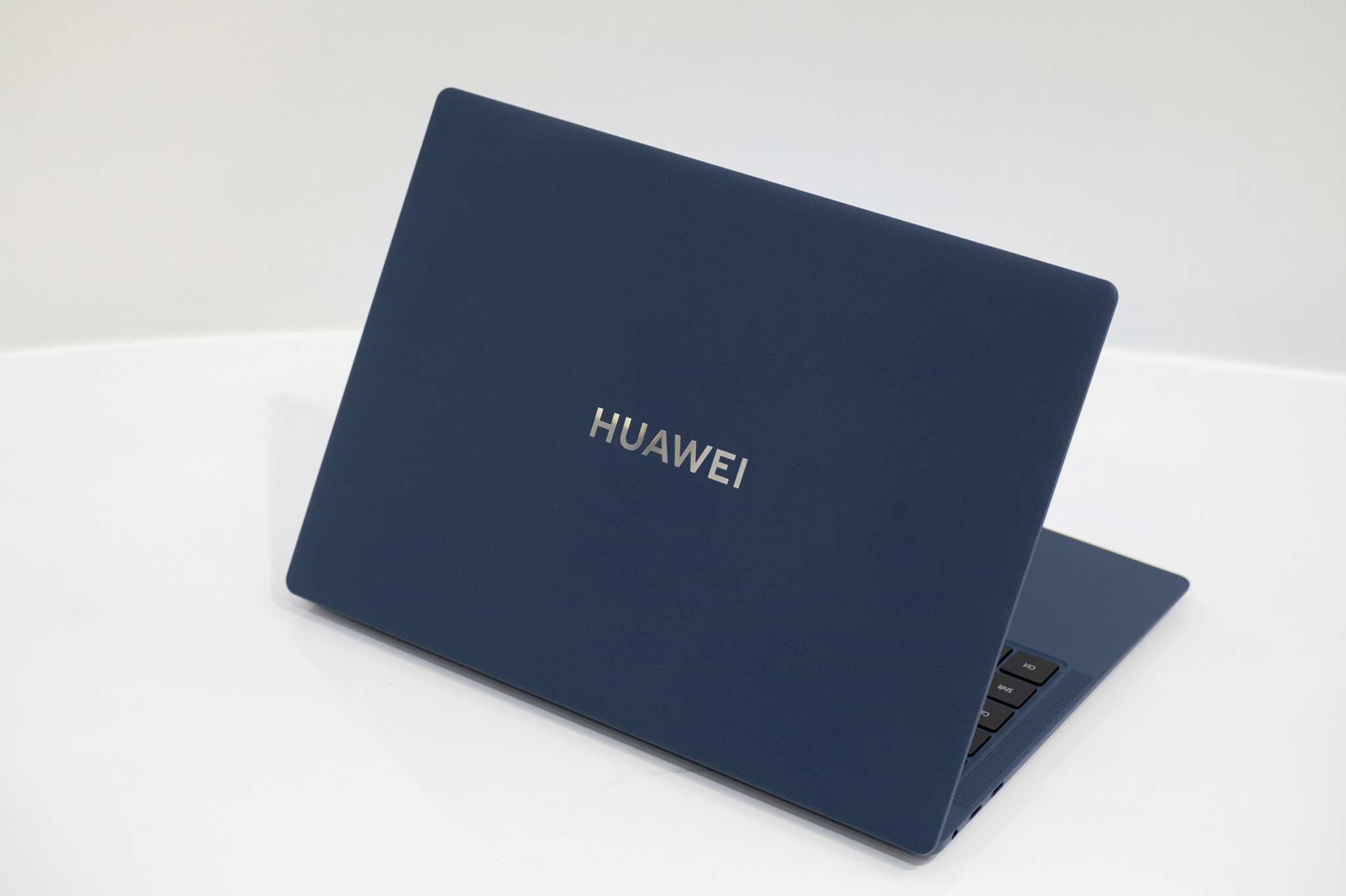 Tin đồn: Huawei sẽ ra mắt laptop chạy chip Kirin PC mới vào tháng này, hiệu năng gần bằng Apple M3