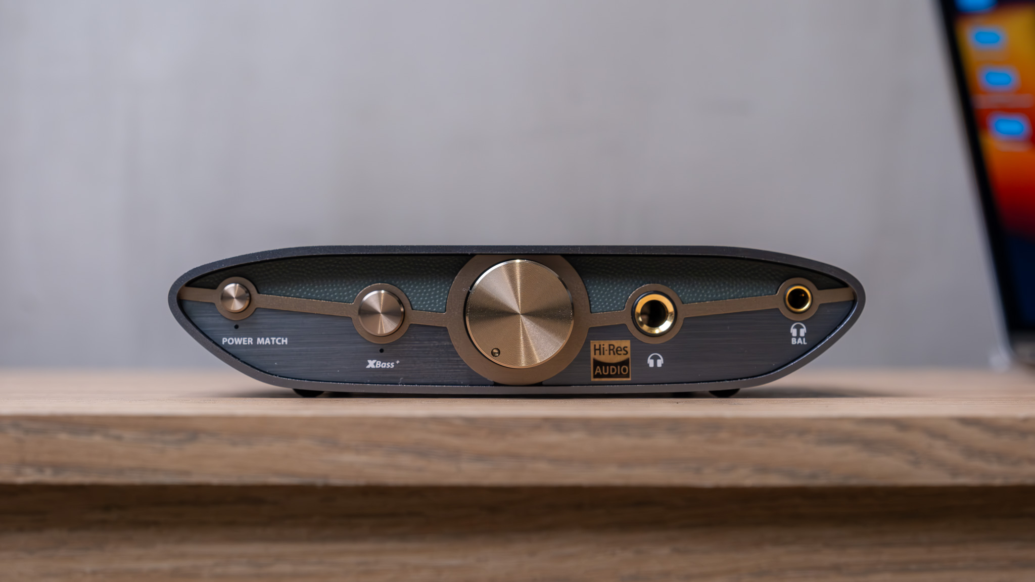 tinhte-ifi-audio-zen-dac-3 (1).jpg