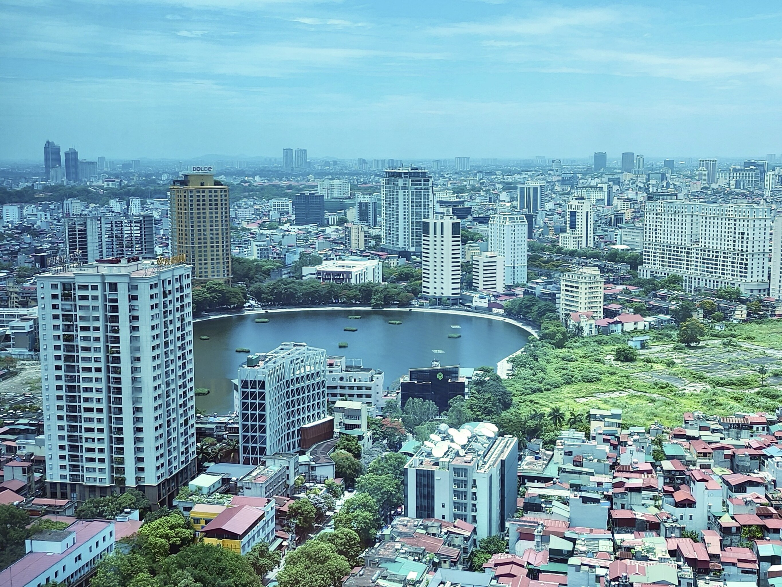 Nhà đầu tư nước ngoài đổ gần 1,98 tỉ USD vào bất động sản Việt Nam