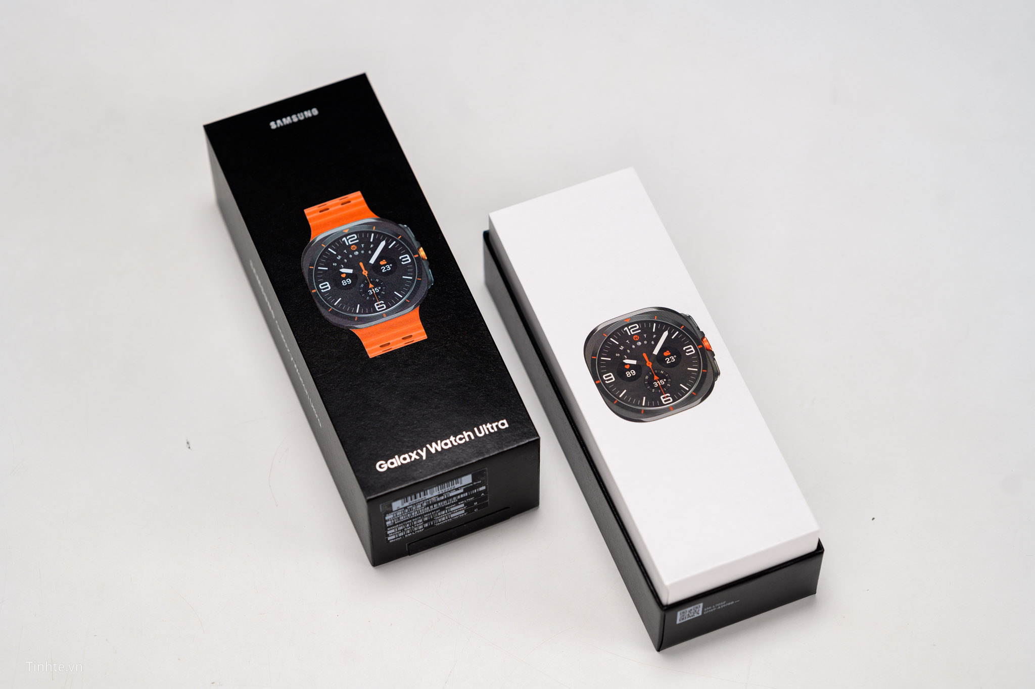 unbox-Samsung-Galaxy-watch-ultra-tinhte-04.jpg
