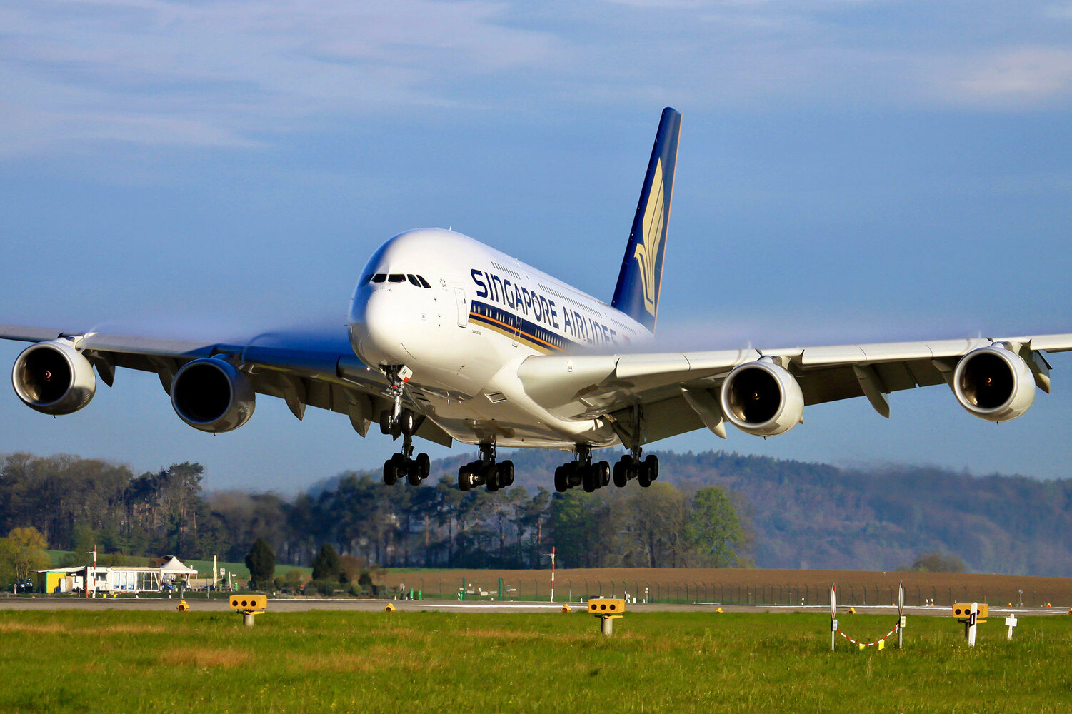 airbus-a380-cua-singapore-airlines-tai-zurich.jpg