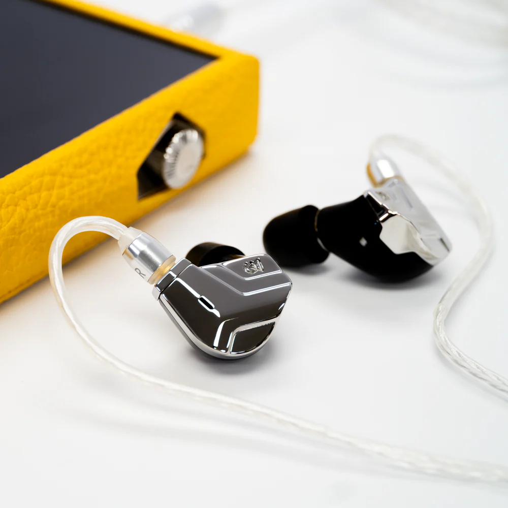 Campfire Audio Astrolith, tai nghe in-ear trang bị dual planar magnetic, giá $2199