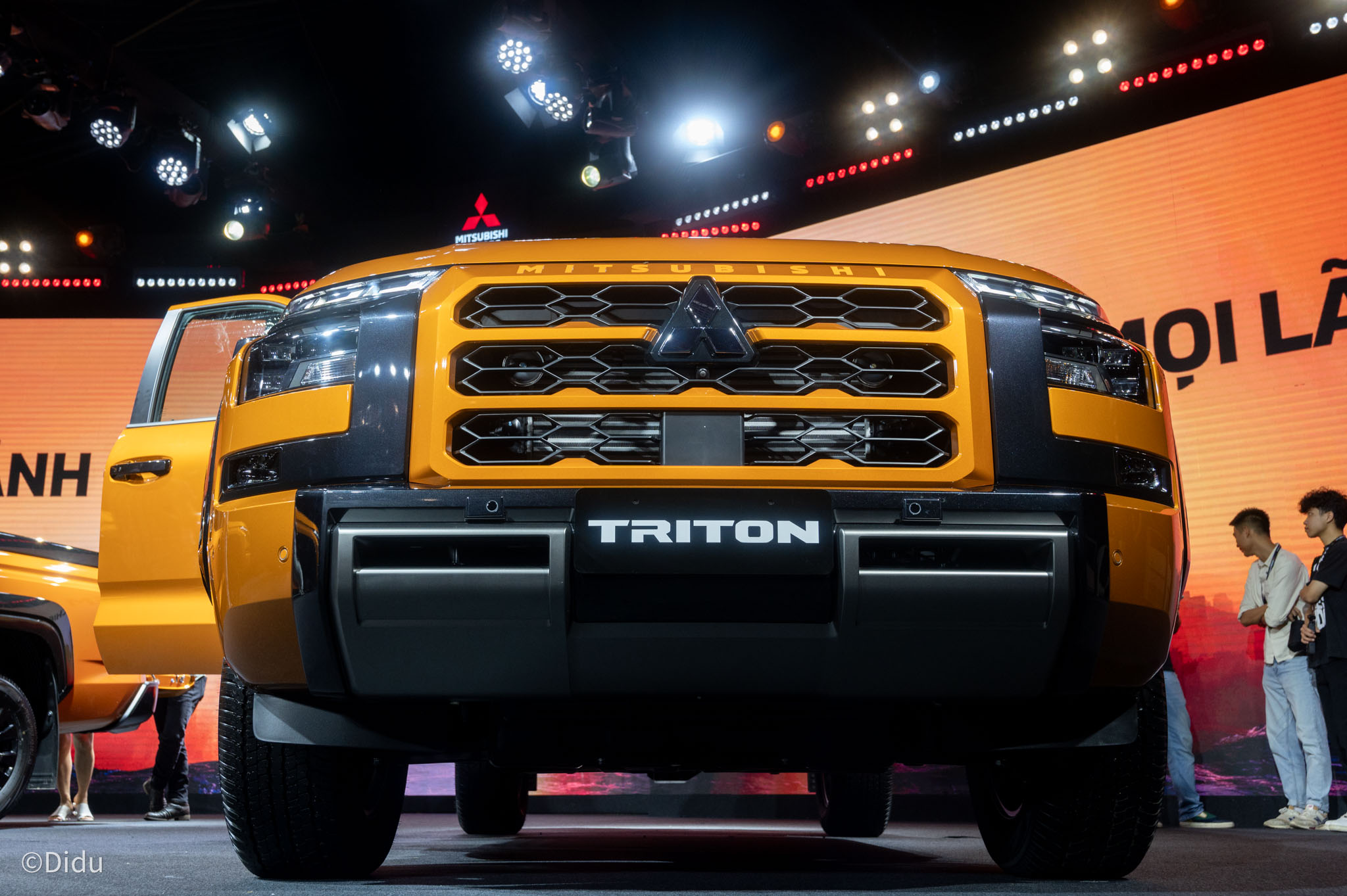 mitsubishi-triton-tinhte-didu-02.jpg