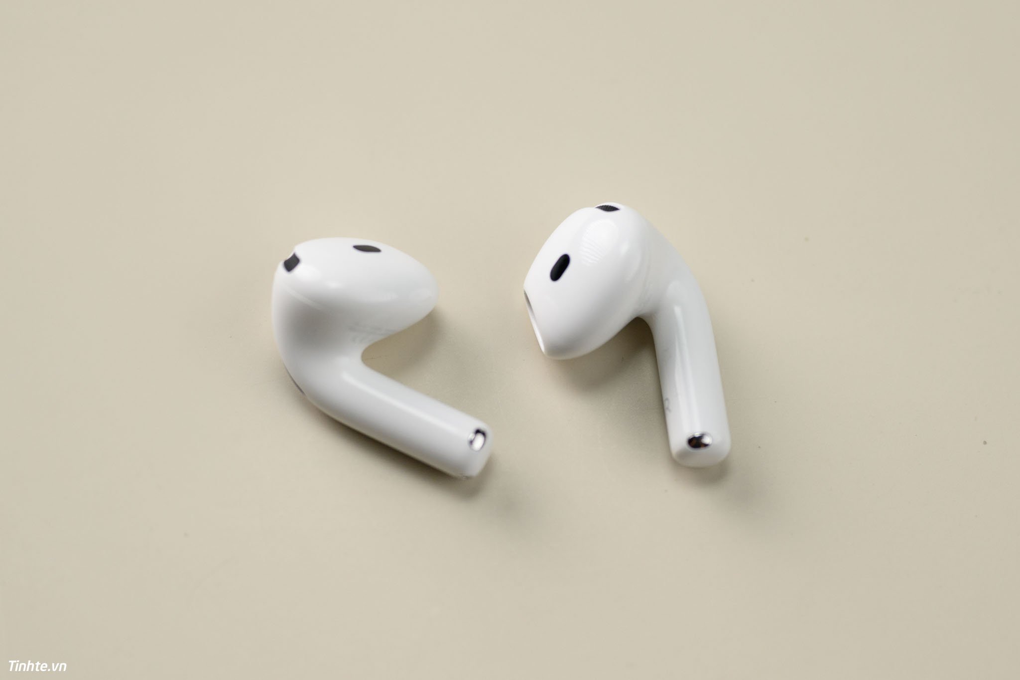 Tinhte-cuhiep-unbox-airpods-4-04.jpg