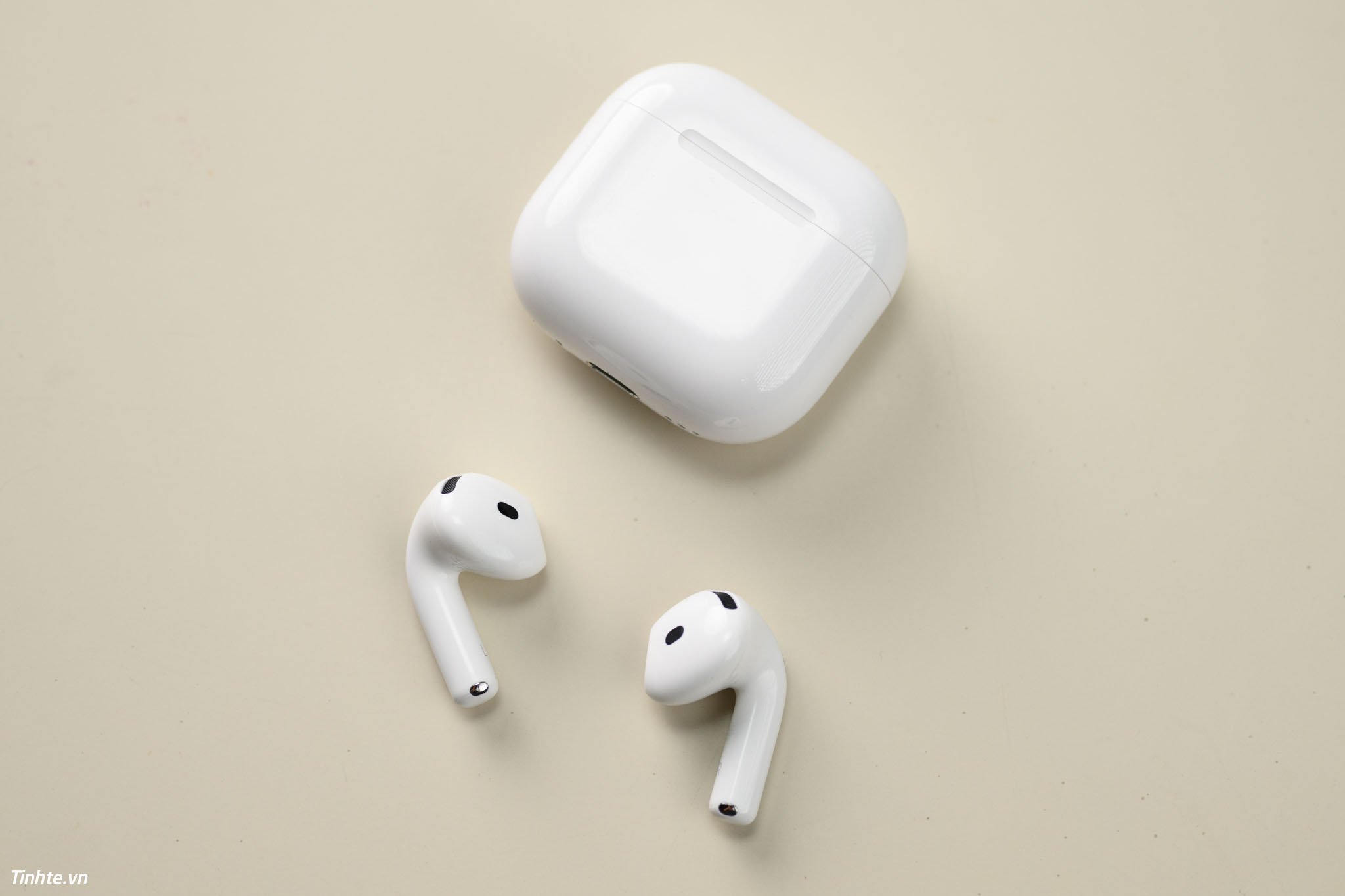 Trên tay tai nghe Apple AirPods 4 ANC: thiết kế dạng mở, đeo thoải mái, vẫn có chống ồn chủ động