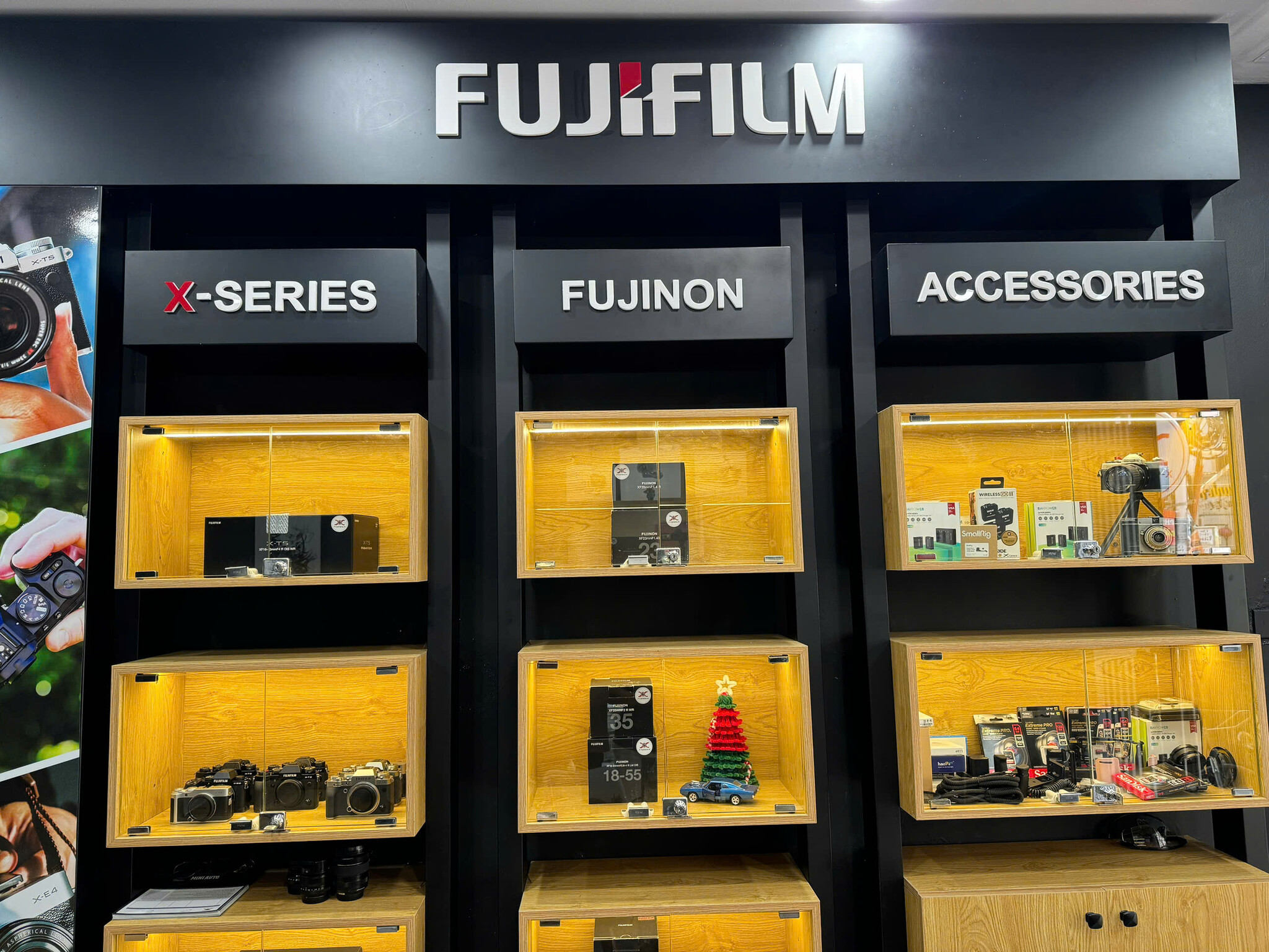 Fujifilm shop 3.jpg