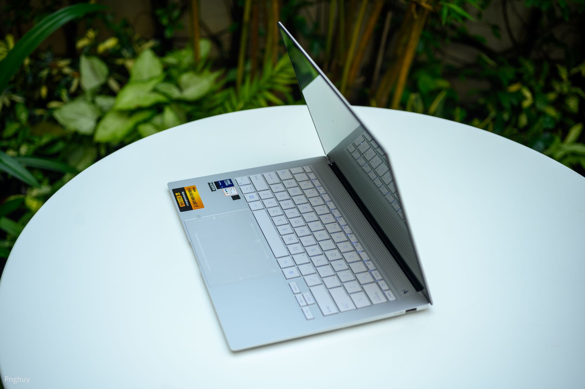 ASUS-zenbook-s-14-tinhte-21.jpg