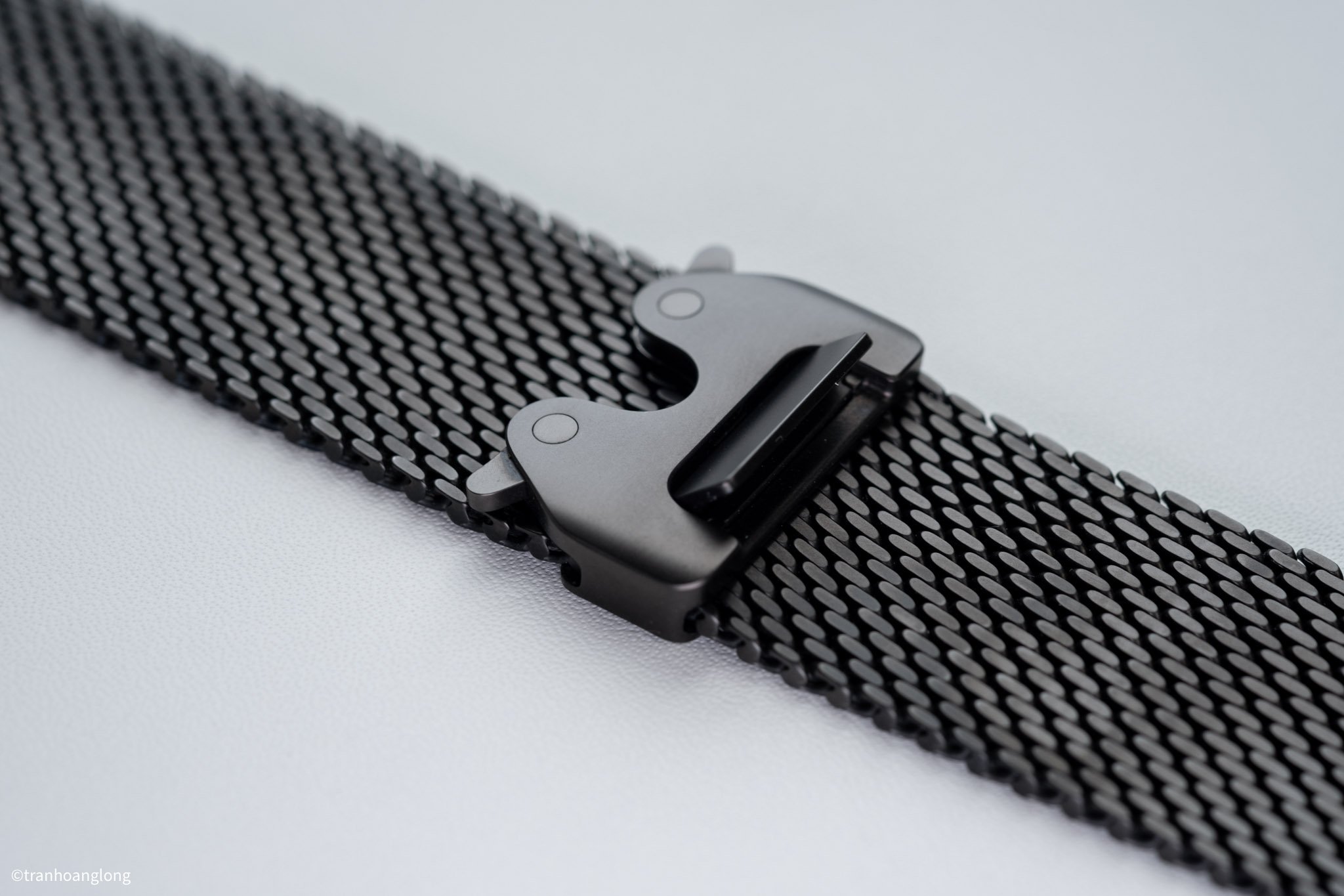 tinhte-apple-watch-titanium-milanese-band-13.jpg