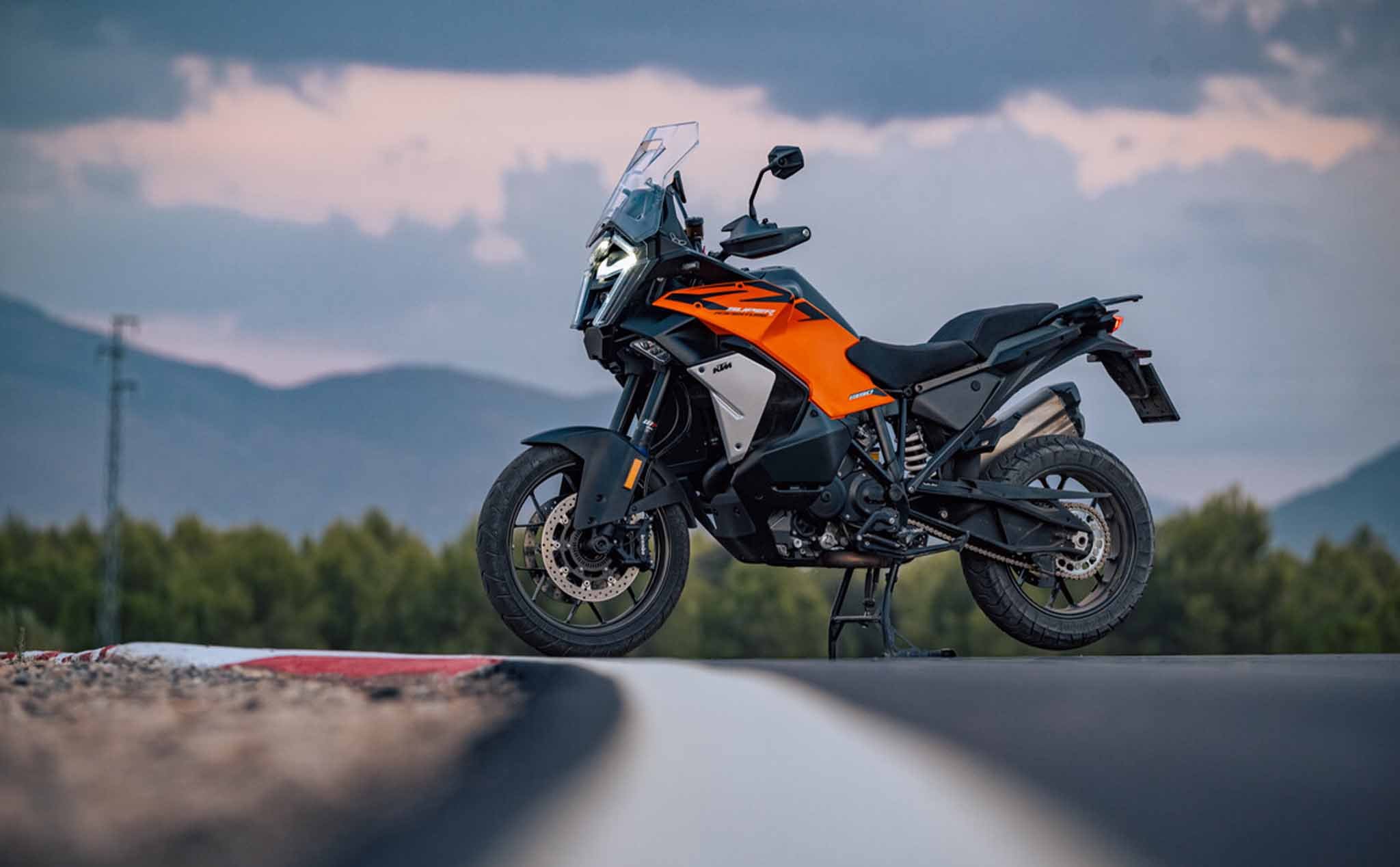 1390 Super Adventure S EVO 2025: Chiếc xe nhiều công nghệ nhất trong dòng Adventure của KTM