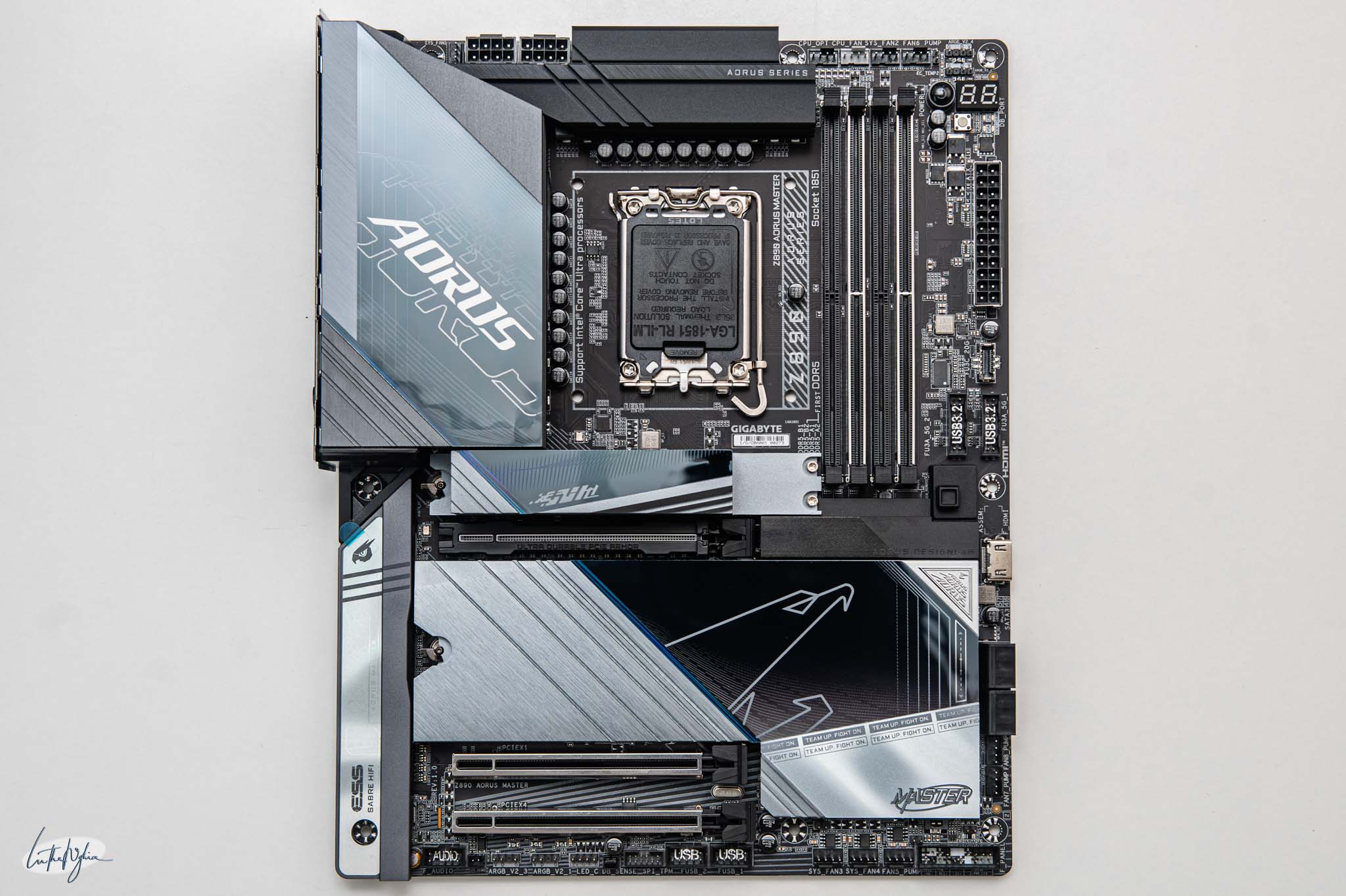 gigabyte-z890-aorus-master-tinhte-3.jpg