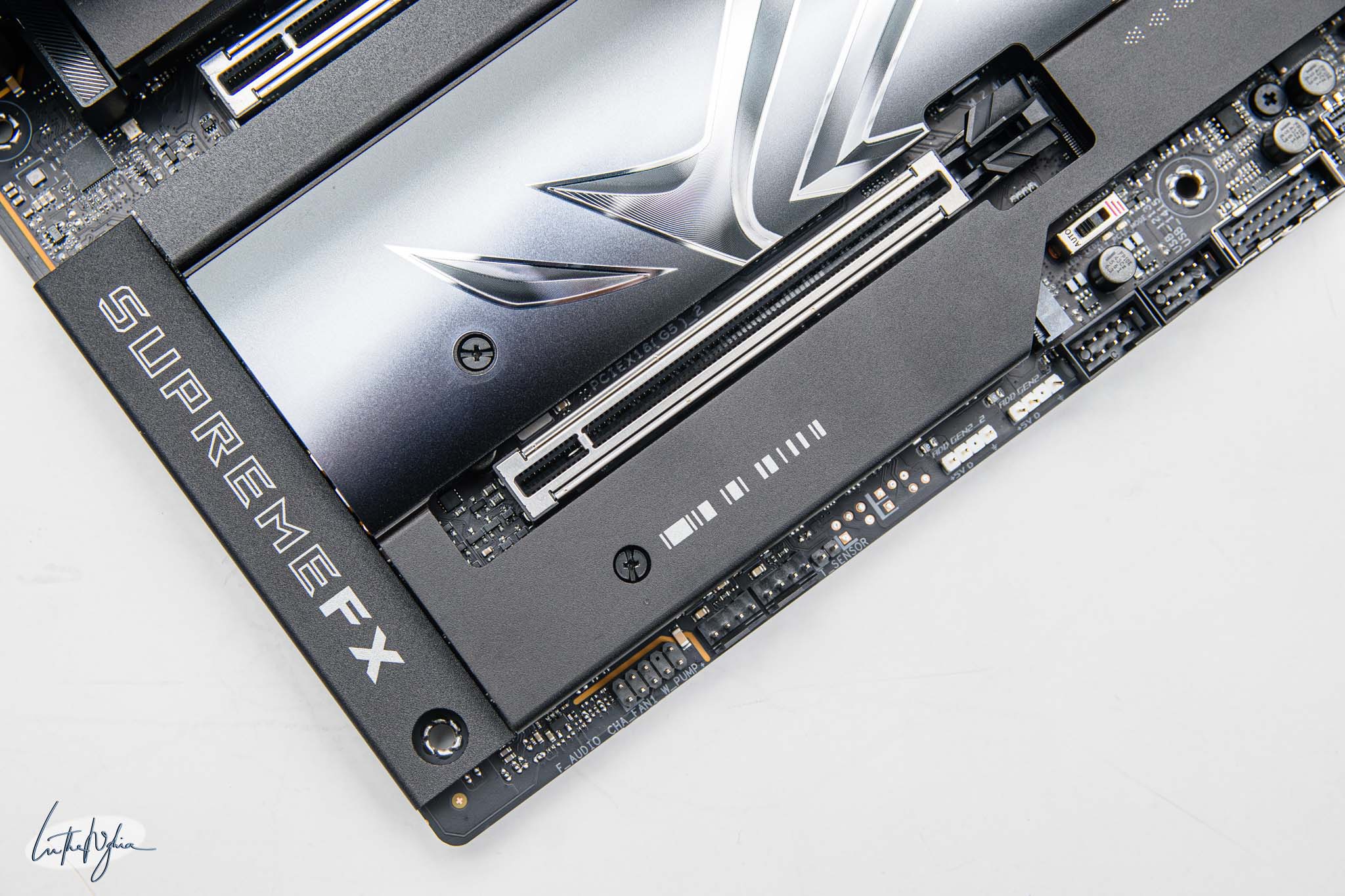 asus-rog-crosshair-x870e-hero-tinhte-9.jpg