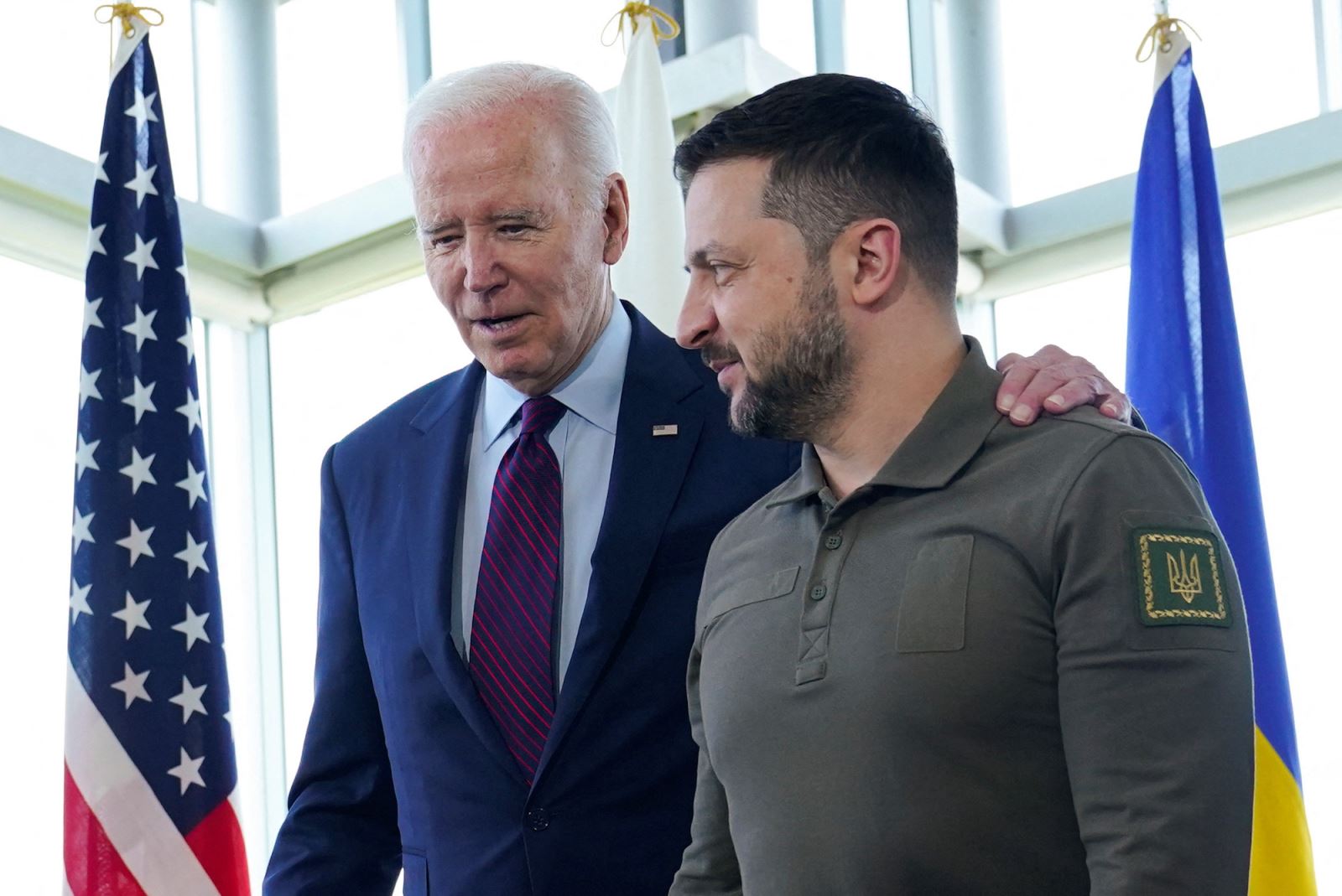 Sau tên lửa ATACMS Tổng Thống Joe Biden được cho là chấp nhận viện trợ Mìn Chống Bộ Binh Cho UKraine