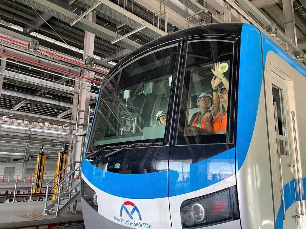 Metro số 1 đã được dán tem đăng kiểm, hạn tới 21/03/2027