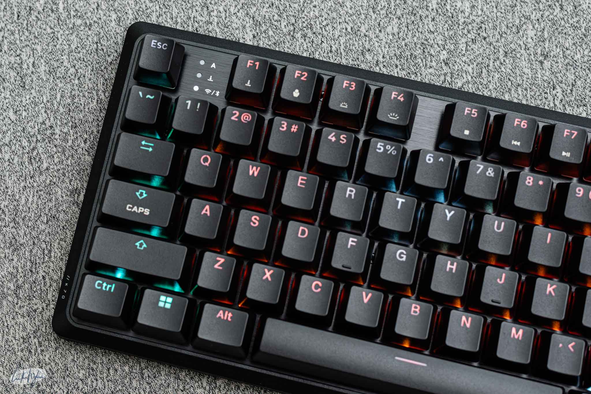 corsair-k70-core-tkl-wireless-16.jpg