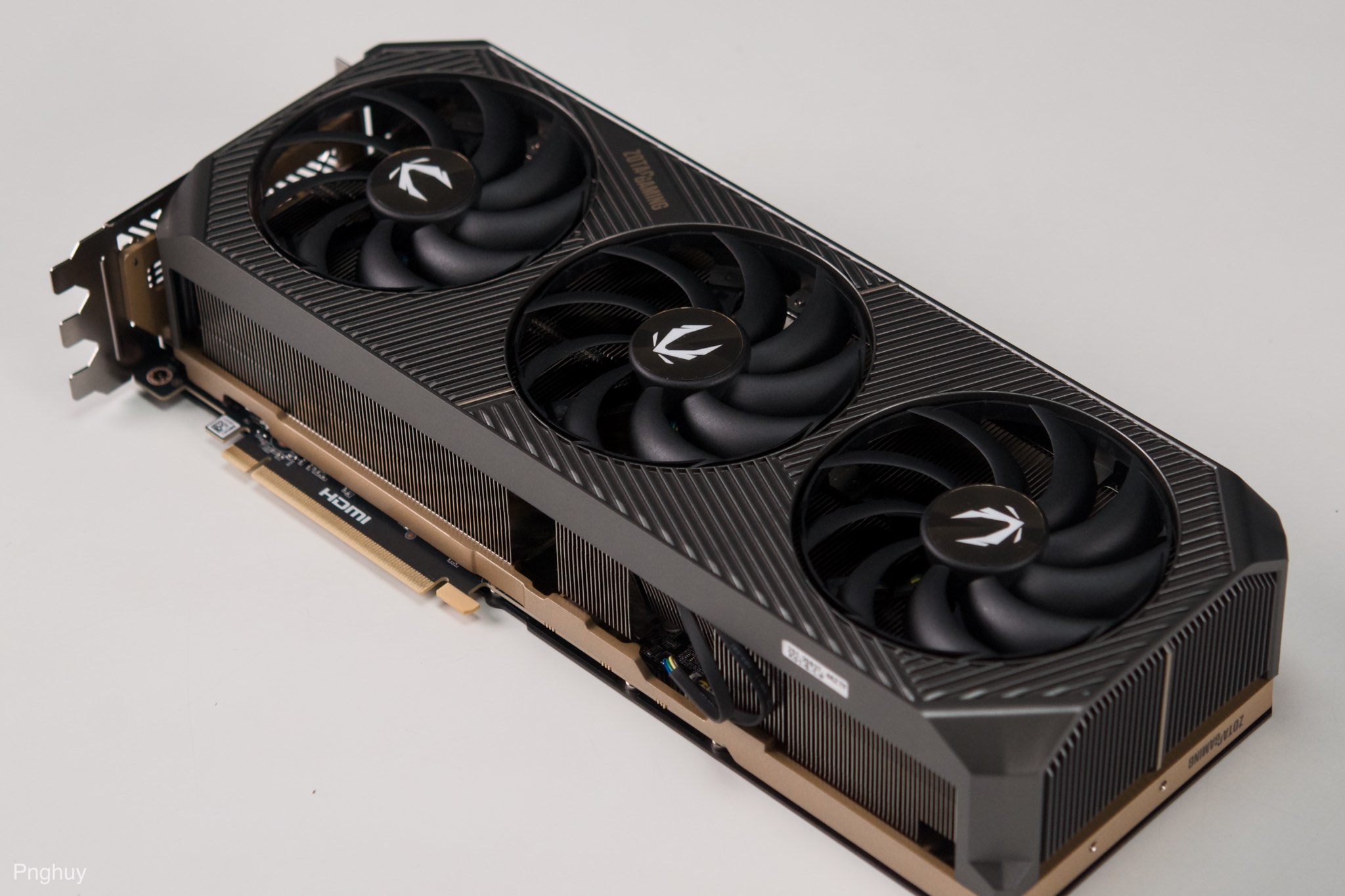 trentay-ZOTAC-Gaming-RTX-5080-tinhte40.jpg