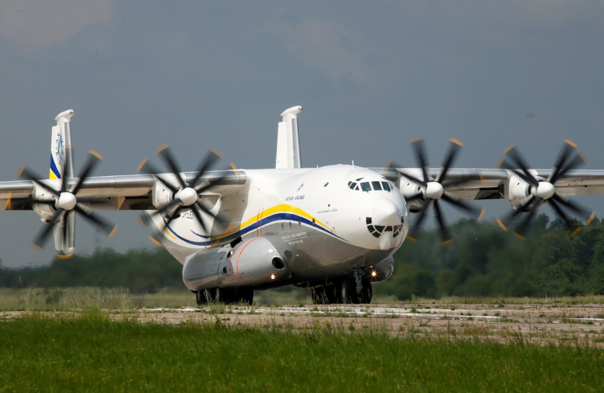 may-bay-antonov-an-22-antei.jpg