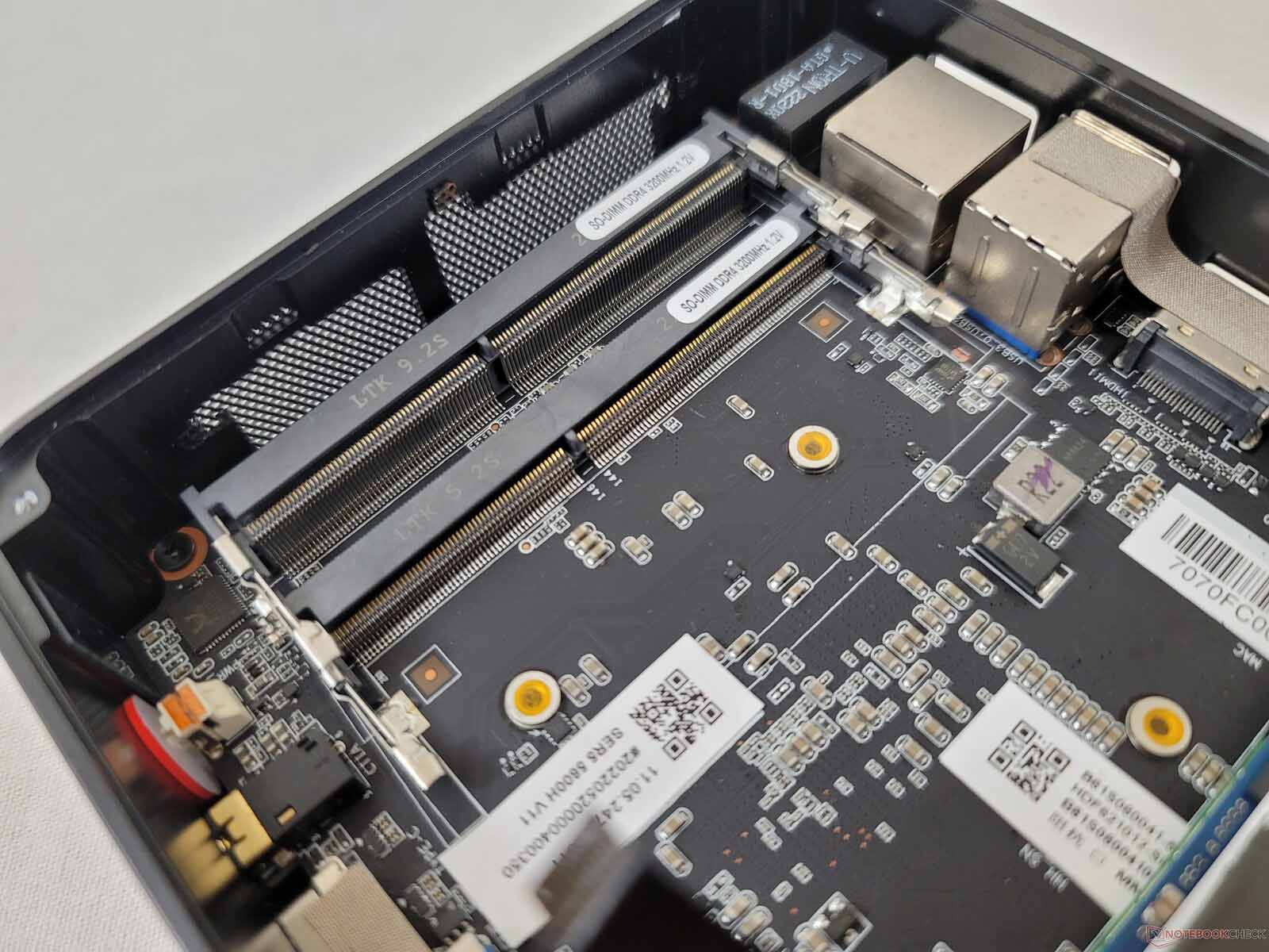 SODIMM slots copy.jpg