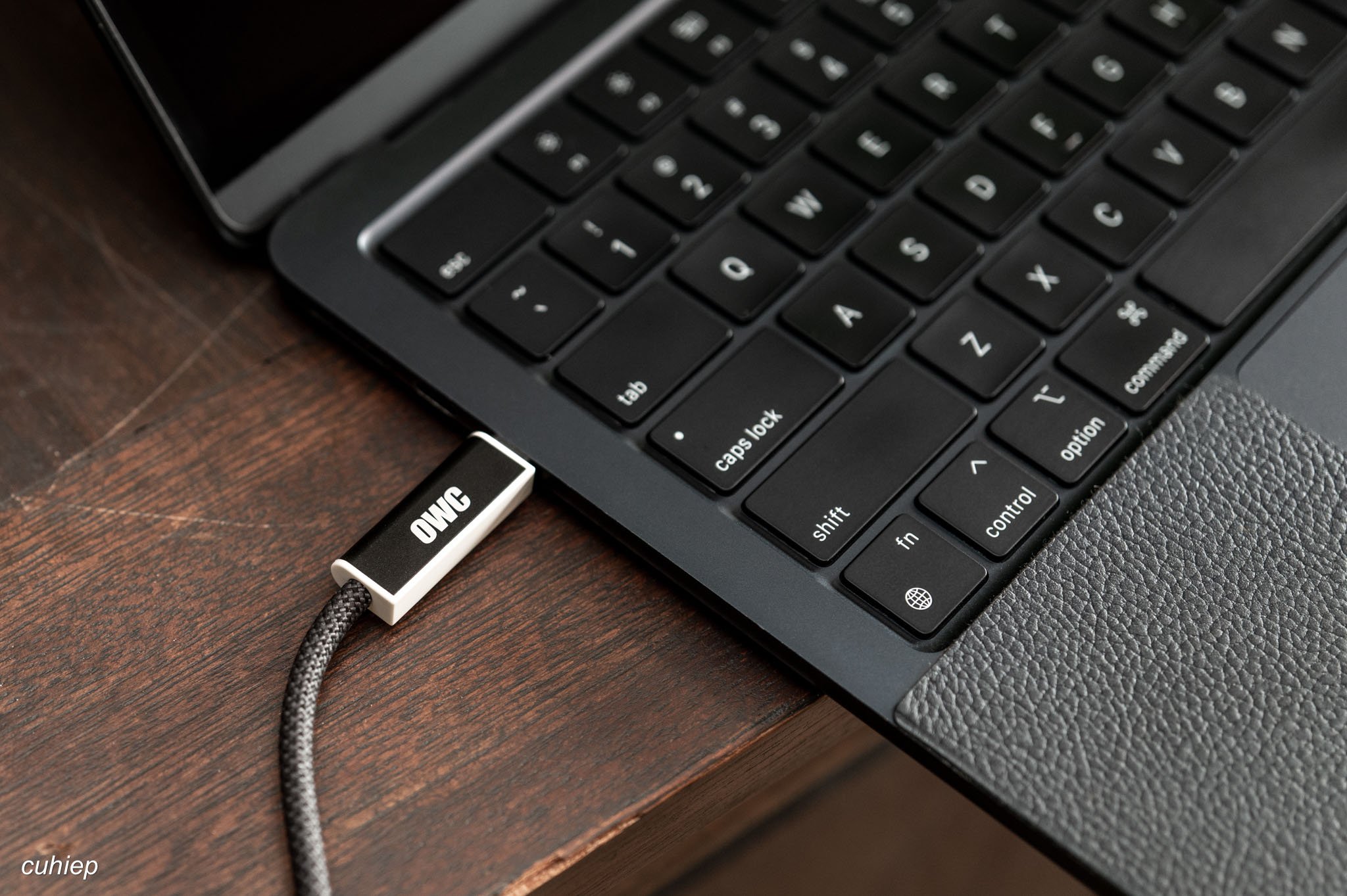 Trên tay cáp quang OWC tốc độ 40Gbps dài 4,5 mét, hai đầu USB-C