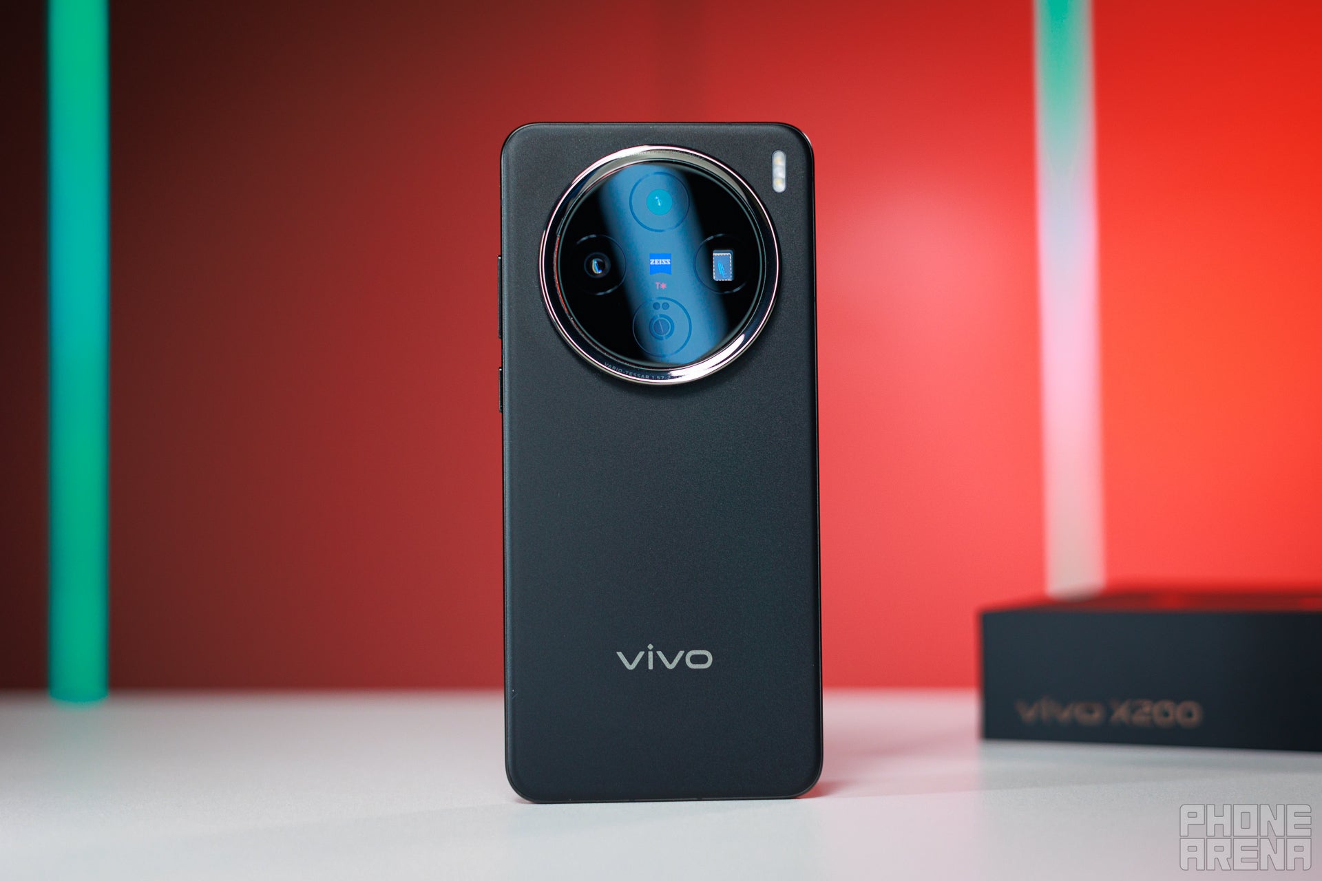 vivo X200.phonearena.jpeg